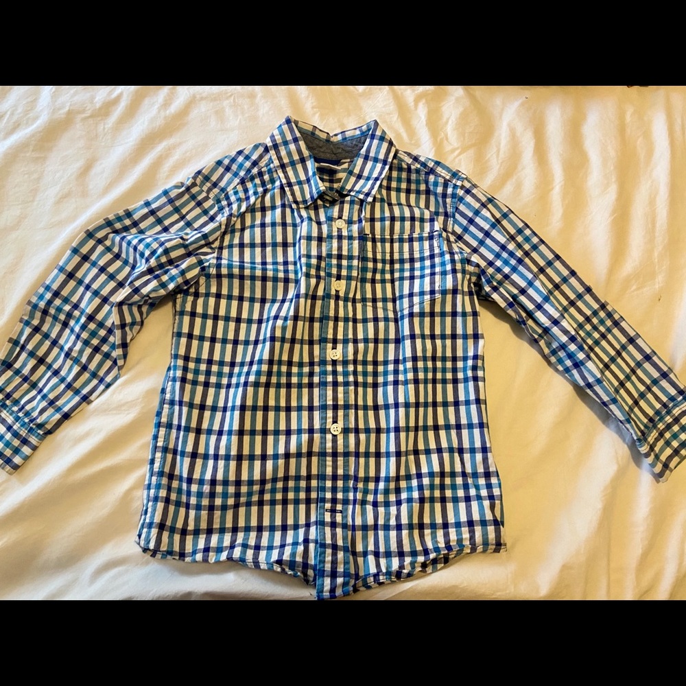 8 Pieces - Boys shirts/shorts Size 5/6